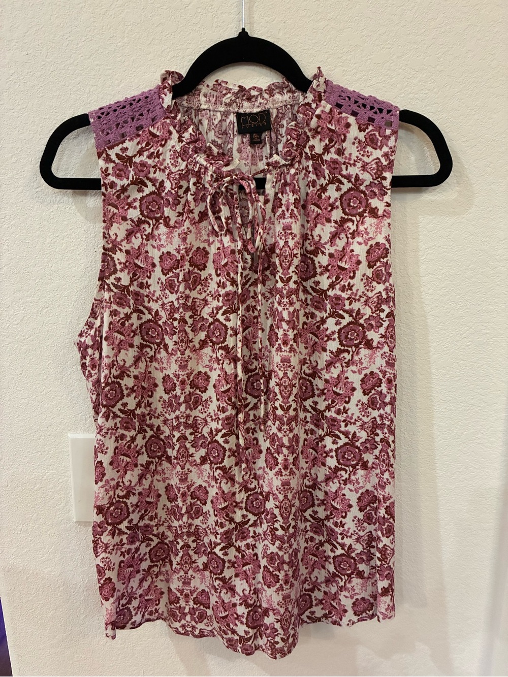 Pink Floral Tie-Neck Sleeveless Camisole